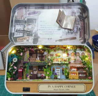 box inglese miniatura
